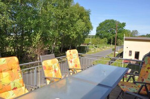 Unclassified image, 5 of 20, button