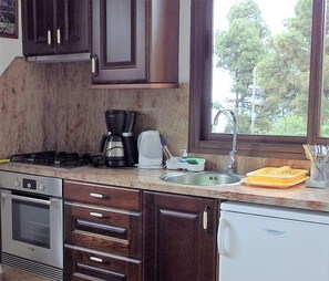 Fridge, microwave, coffee/tea maker, toaster