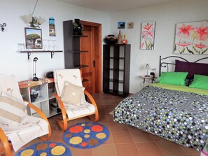 1 bedroom, internet, bed sheets