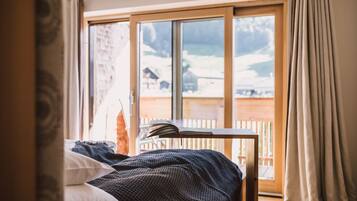 1 bedroom, in-room safe, WiFi, bed sheets