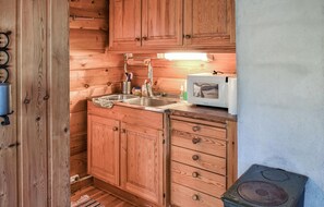 Réfrigérateur, surface de cuisson, cafetière-théière