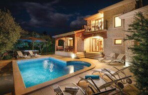 Pool - Beautiful home in Tar (Tar)