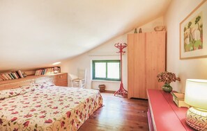 5 室のベッドルーム、旅行用ベビーベッド、WiFi (無料)、ベッドシーツ