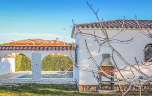 المنطقة المحيطة بالمنشأة