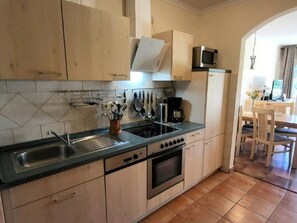 Fridge, oven, dishwasher - (291) 2-room apartment beach road - Apartment block LAGUNA (Kühlungsborn)