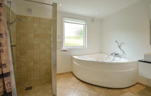 Shower - Nice home in Ebeltoft with kitchen (Ebeltoft)