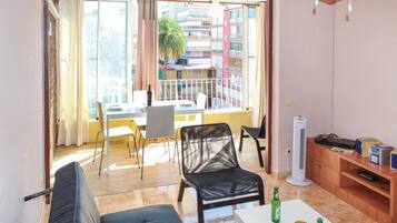 Een dvd-speler en een stereo