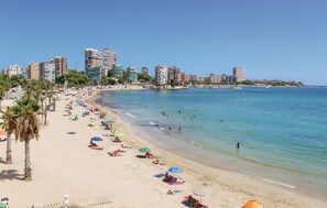 Playa en los alrededores y pesca 