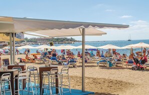 Playa en los alrededores y pesca 