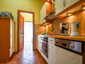 Réfrigérateur, micro-ondes, four, lave-vaisselle