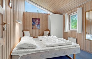 4 bedrooms, travel cot, free WiFi