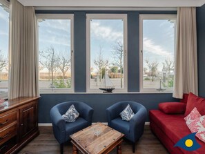 Unclassified image, 4 of 27, button