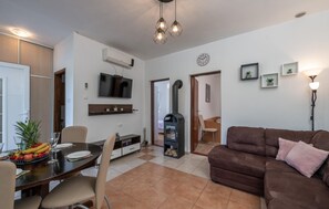 TV - 2 bedroom nice apartment in Krnica (Krnica)