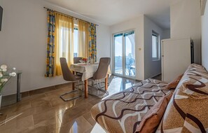 Interior - 1 bedroom cozy apartment in Pakostane (Pakostane)