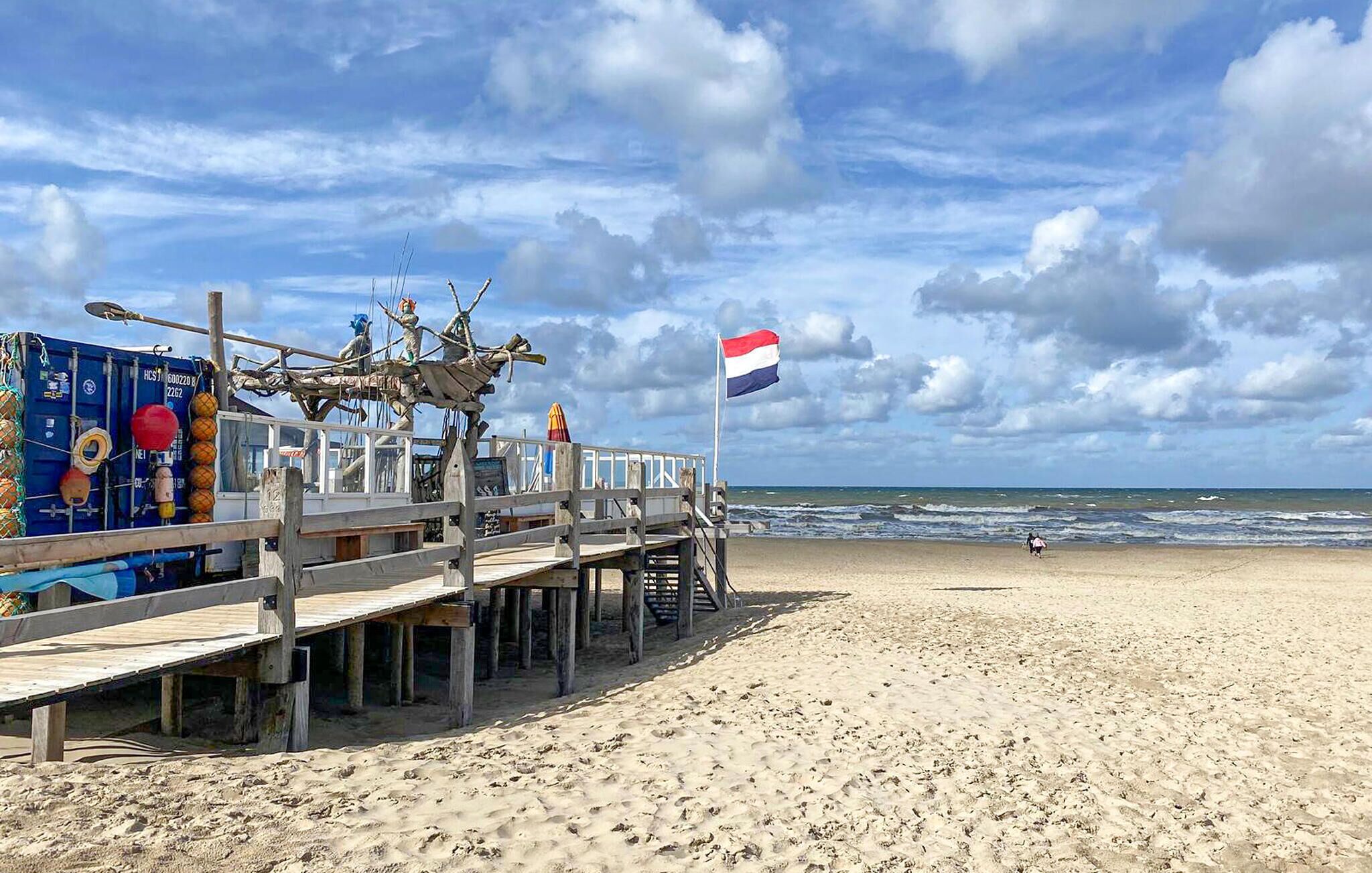 Una spiaggia nelle vicinanze, pesca