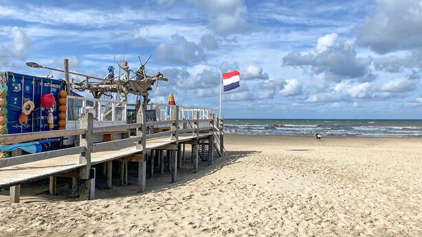 Nær stranden og fisking