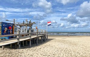 Nær stranden og fisking