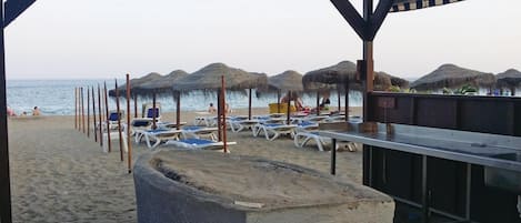 Playa en los alrededores y pesca