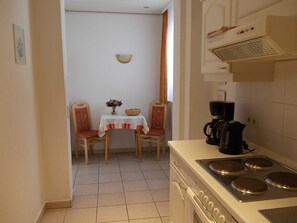 Refrigerador, horno y lavavajillas 