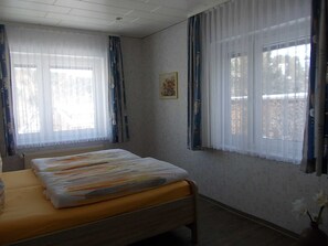 2 camere, culla da viaggio