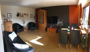 TV - Vacation home 'Weitblick' - Holiday home Weitblick (Edertal)