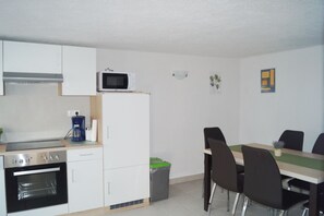 Unclassified image, 5 of 16, button