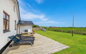 Outdoor dining - 3 bedroom pet friendly home in Harboøre (Harboøre)