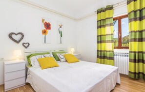 4 chambres, coffre-fort, accès au Wi-Fi (inclus), literie fournie