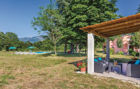 Property grounds - Pet friendly home in Krsan (Krsan)