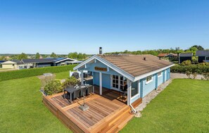 Outdoor dining - 3 bedroom nice home in Egernsund (Egernsund)