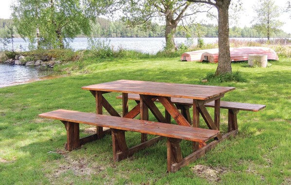 Outdoor dining - Awesome home in Vittaryd with lake view (Vittaryd)