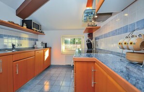 Refrigerador, microondas, parrilla de estufa y lavavajillas 