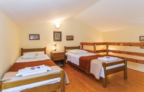 3 quartos, Wi-Fi de cortesia, roupa de cama