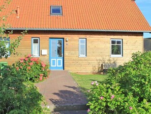 Unclassified image, 4 of 21, button