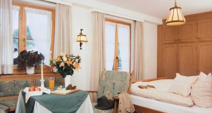 Ferienwohnung 1.Stock - Ferienwohnungen Rheingold