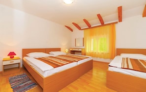 2 bedrooms, free WiFi, bed sheets
