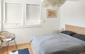 3 bedrooms, free WiFi, bed sheets
