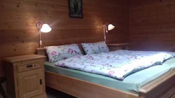 2 chambres, lit parapluie, draps fournis