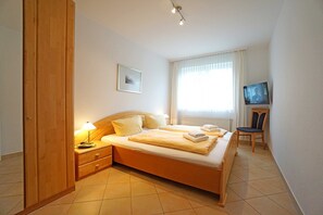 2 bedrooms, bed sheets