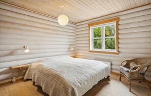 3 bedrooms, travel cot, free WiFi