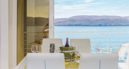 Cozy apartment in Miskovici with WiFi