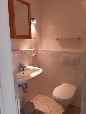 Unclassified image, 4 of 16, button