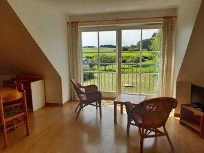 Unclassified image, 3 of 16, button