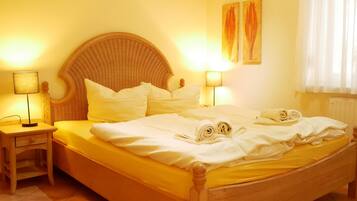 3 bedrooms, iron/ironing board, travel crib, WiFi