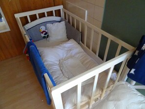 4 slaapkamers, reisbedje, wifi, beddengoed