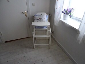 Unclassified image, 4 of 23, button