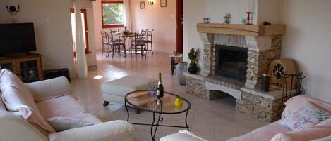 Televisor i llar de foc