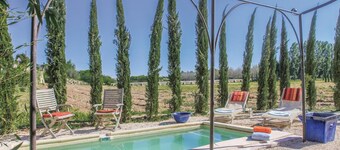 Gorgeous home in Pont Saint Esprit