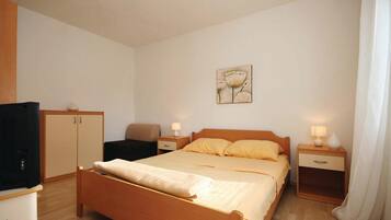 1 bedroom, free WiFi, bed sheets