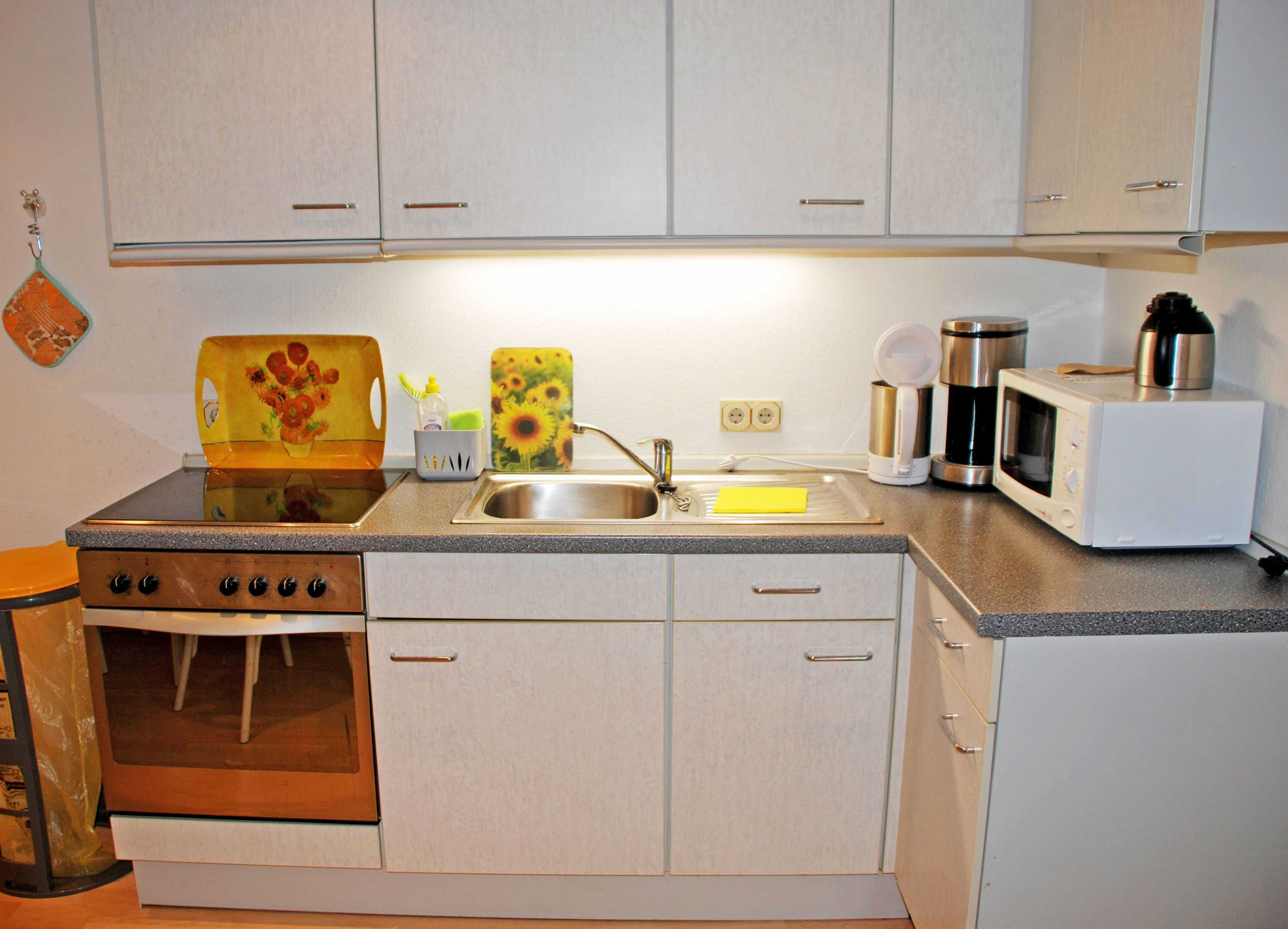Kühlschrank, Mikrowelle, Ofen